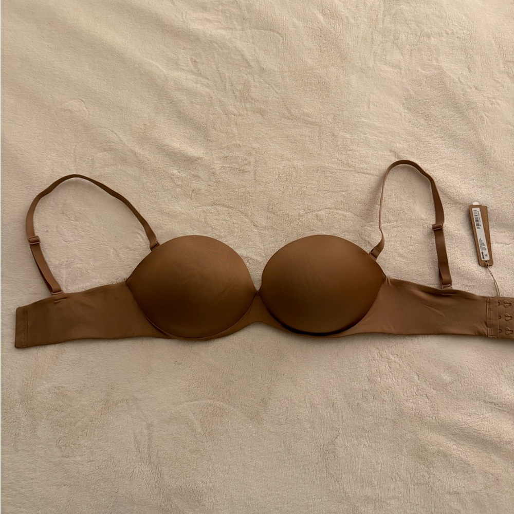 Skims Sienna Strapless Ultimate Push Up Bra with Molded Cups and Supportive Band